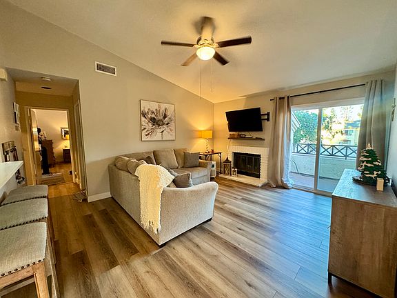 2nd image of 2051 Lakeridge Cir Unit 203