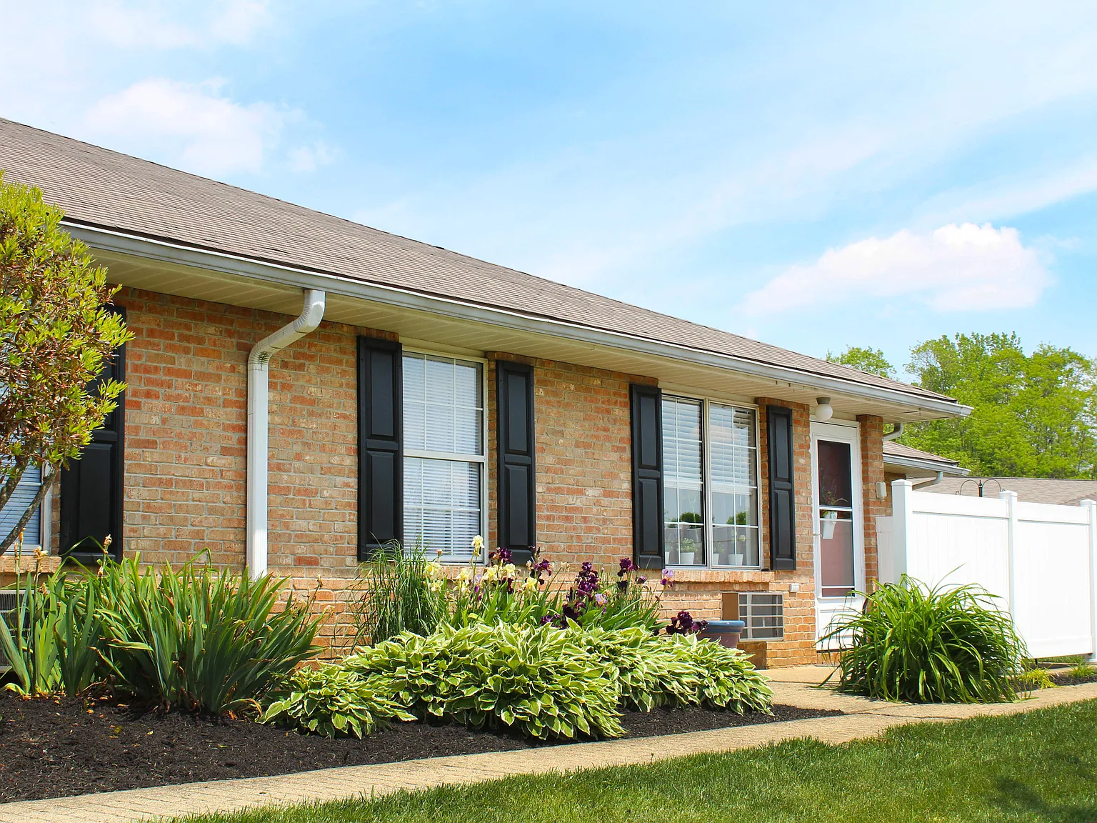 Wyndemere Apartments — Photo 1