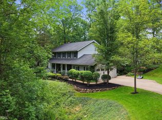 10237 Old Orchard Dr, Brecksville, OH 44141