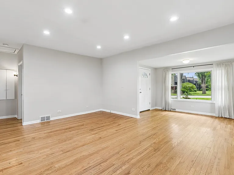 255 Happ Rd — Photo 7