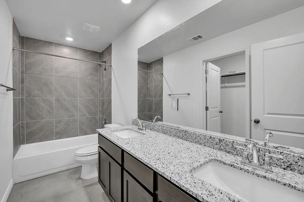 3 bed, 2.0 bath, 1158 sqft, $1,425 — Photo 1