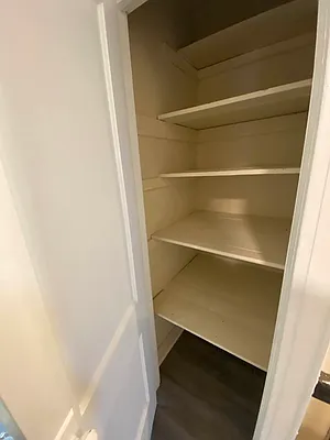 Rented by Universal Realty Group | media 4