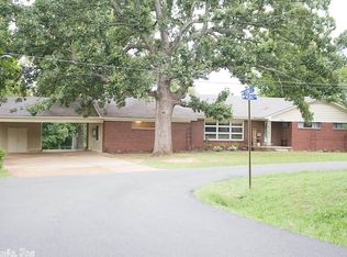 1104 W McRae Ave, Searcy, AR 72143
