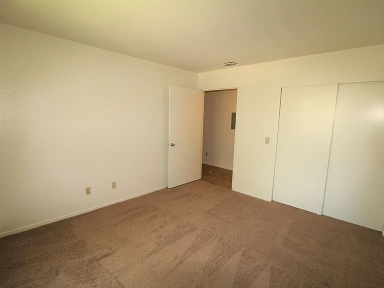 Fillmore River Ridge Apartments — Photo 27