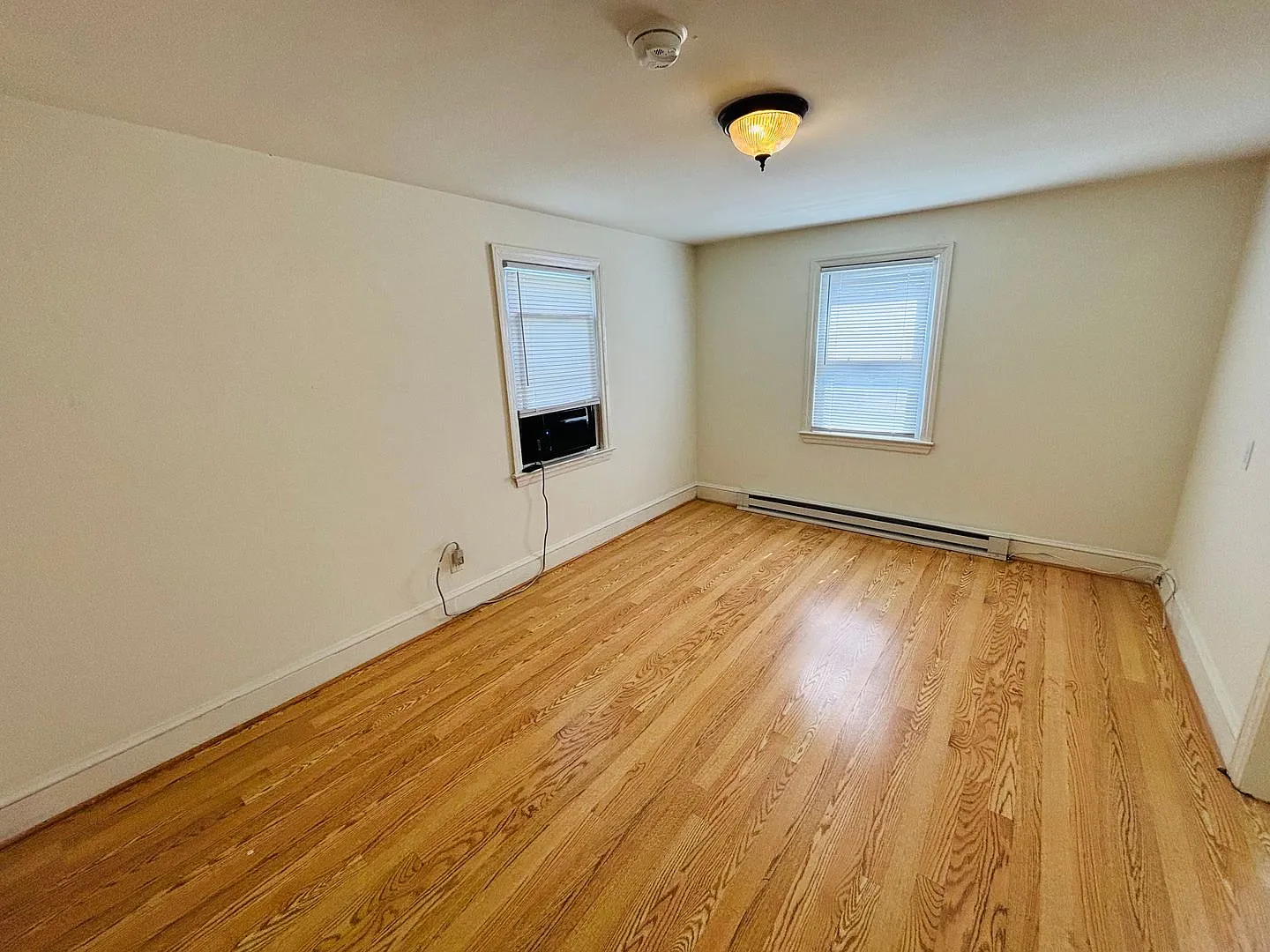 1 Bedroom 1 Bath Above Garage Apartment — Photo 4