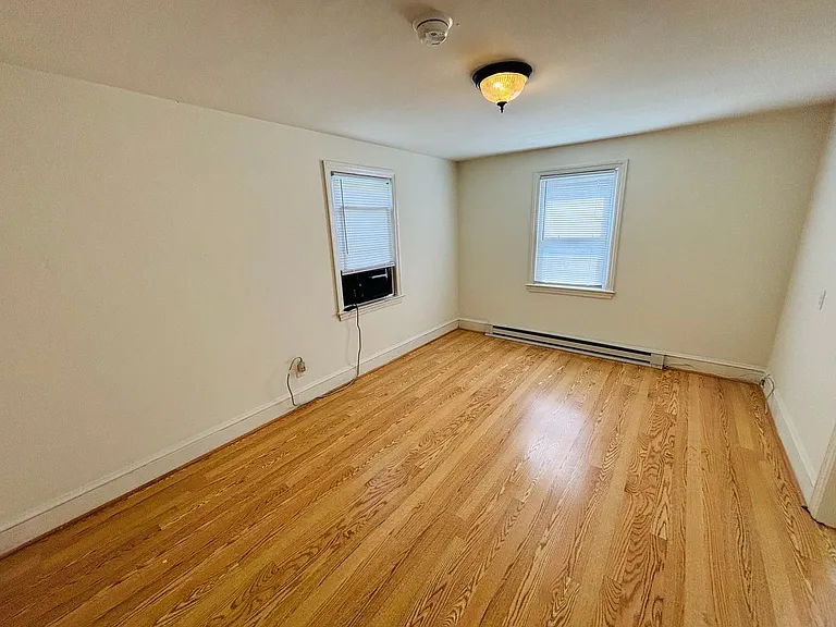 1284 Harding Rd — Photo 4