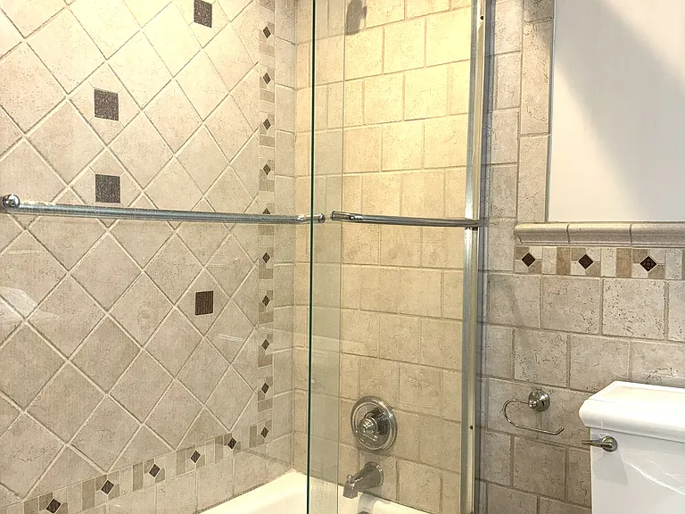 51 Continental Dr — Photo 12