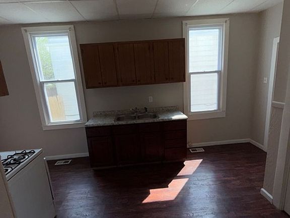 4th image of 306-308 E Florida St
