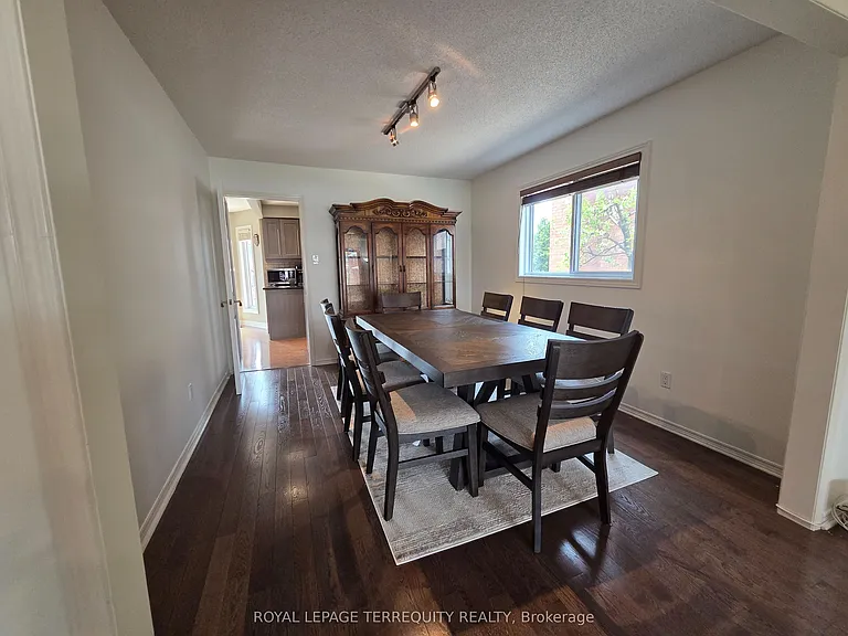 59 Foxhill Dr — Photo 17