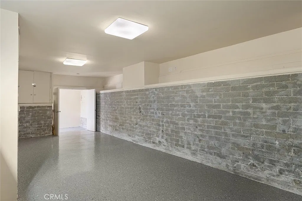 3 bed, 1328 sqft, $4,095 — Photo 4