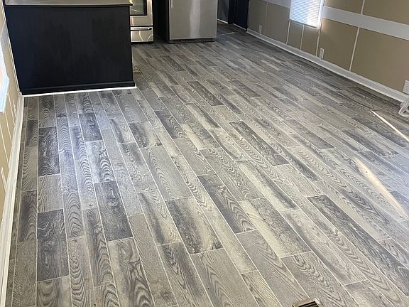 2nd image of 241 Pecan Grv