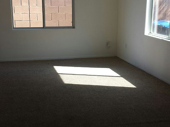 4th image of 653 Taliput Palm Pl