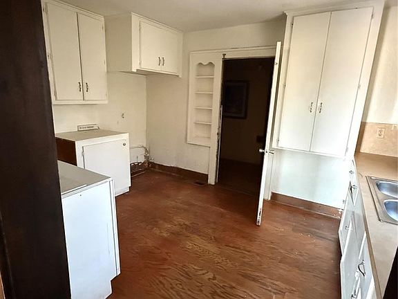 4th image of 316 SE Grand Blvd