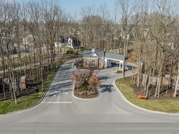 10642 Dartmoor Way, Zionsville, IN 46077