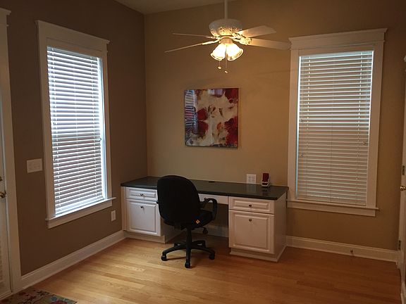 Breakfast Nook/Office