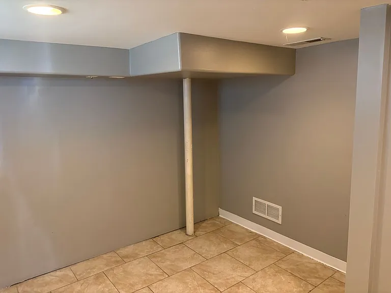 538 Dallas St — Photo 8