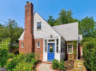2710 S Joyce St, Arlington, VA 22202