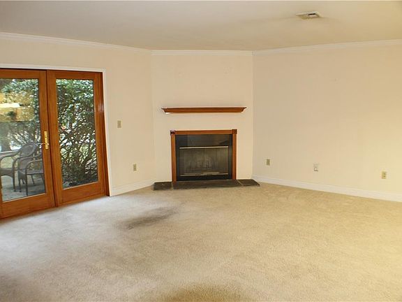 4th image of 188 Deer Court Dr