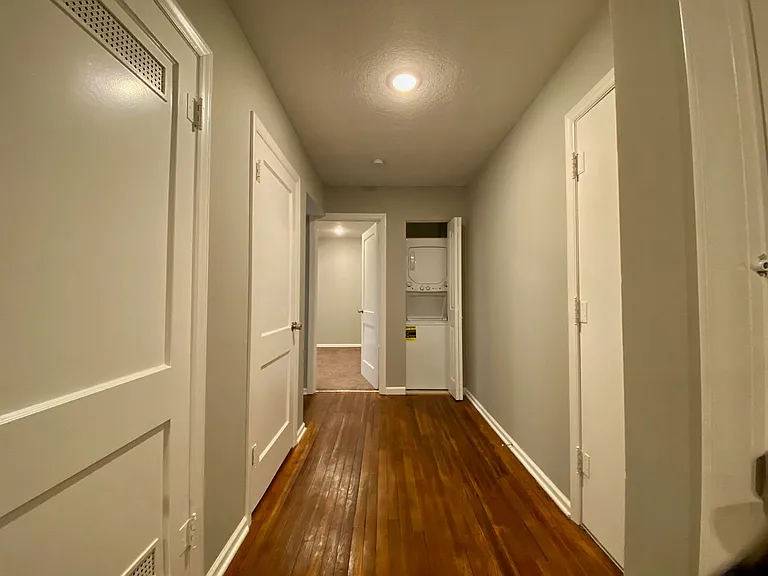 Marlborough Apartments — Photo 6