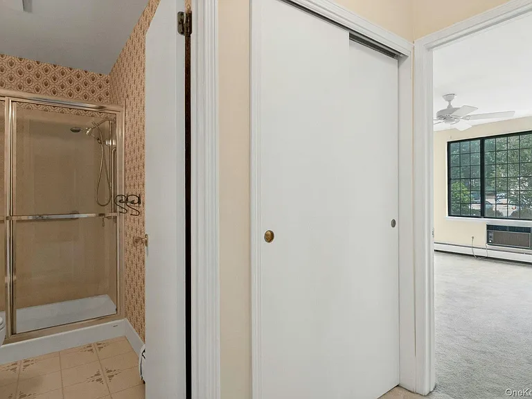 8 Foxwood Dr #4 — Photo 18