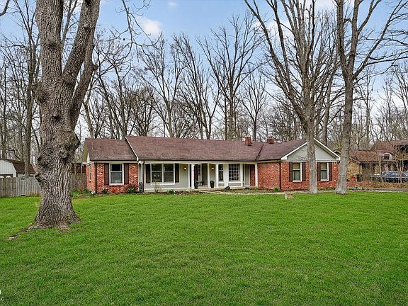 3rd image of 4402 Forest Dr