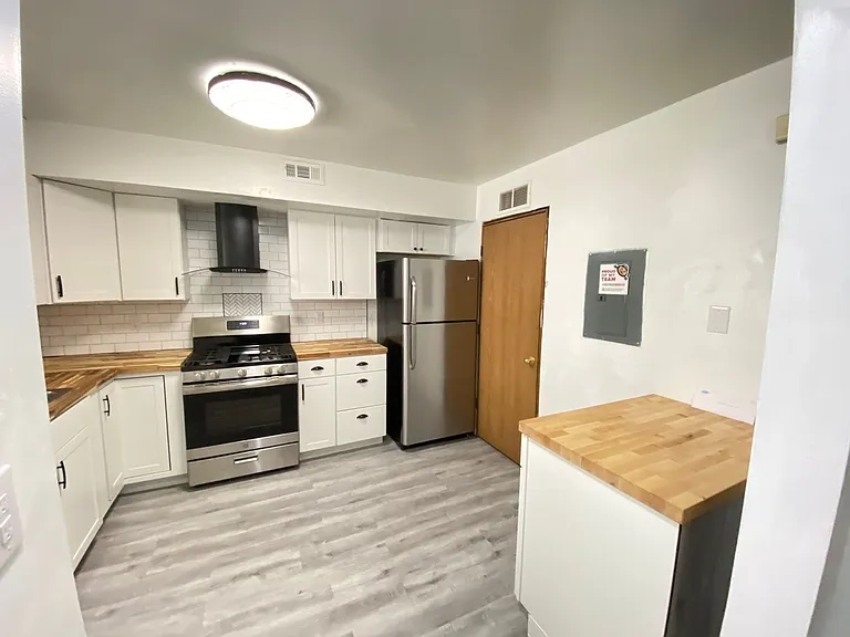 1522 Indianola Ave — Photo 19