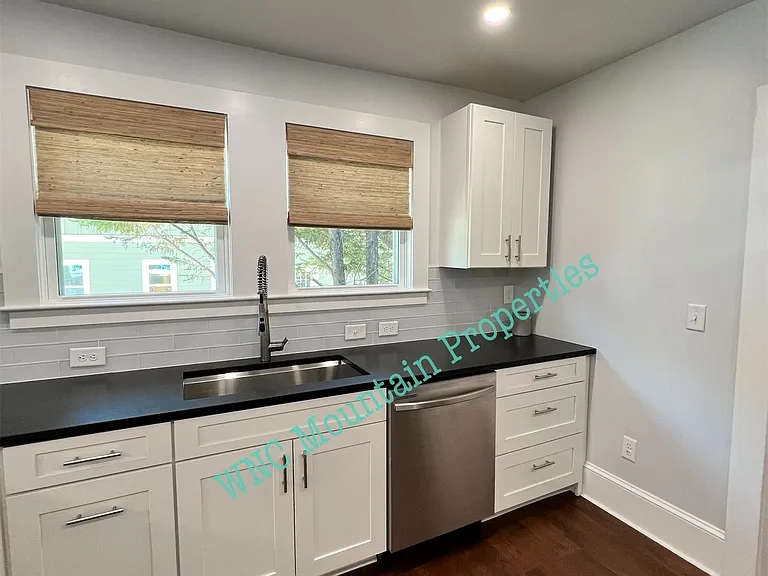 15 Mountain View Ave — Photo 4