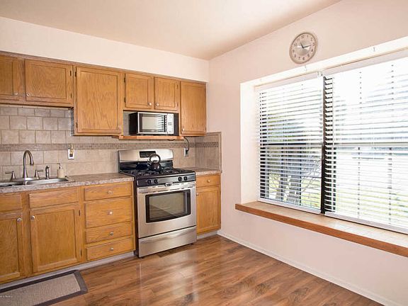 5th image of 42 Tynemouth Ct