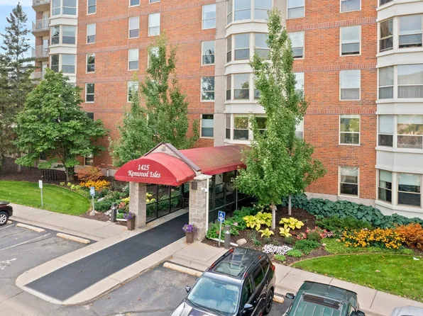 1425 W 28th St APT 323, Minneapolis, MN 55408