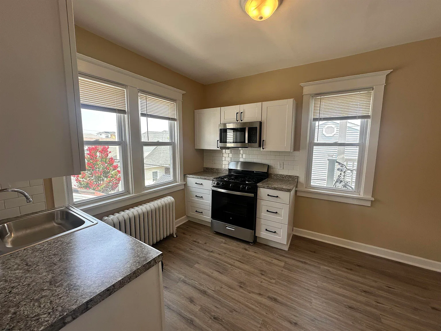2 bed, 10.0 bath, $1,995 — Photo 2