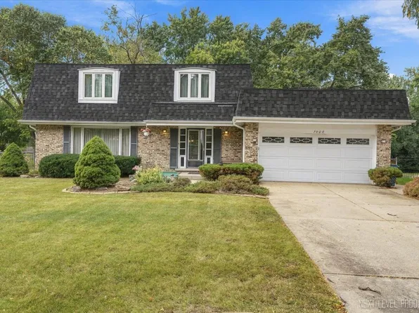 7008 Blackburn Ave, Downers Grove, IL 60516