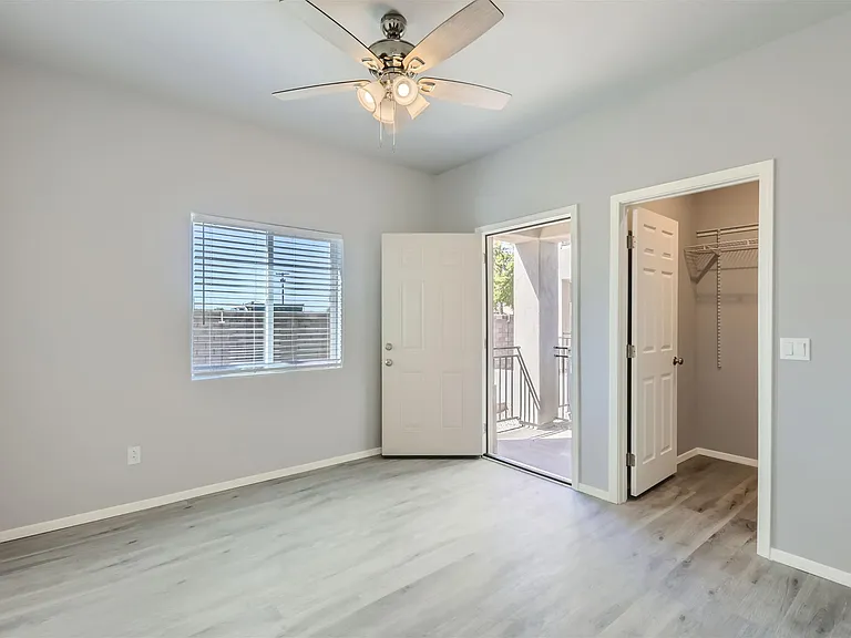 7010 N 80th Ave — Photo 15
