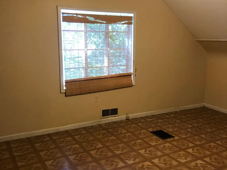 3036 Greenfield Rd — Photo 18