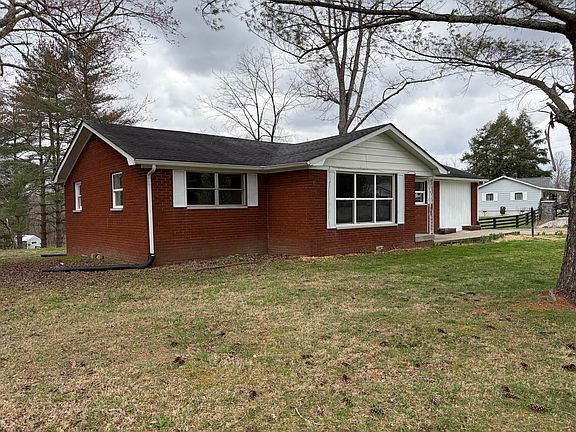 3rd image of 8105 Barbourville Rd