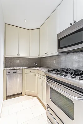 Rented by Cooper & Cooper Real Estate | media 20