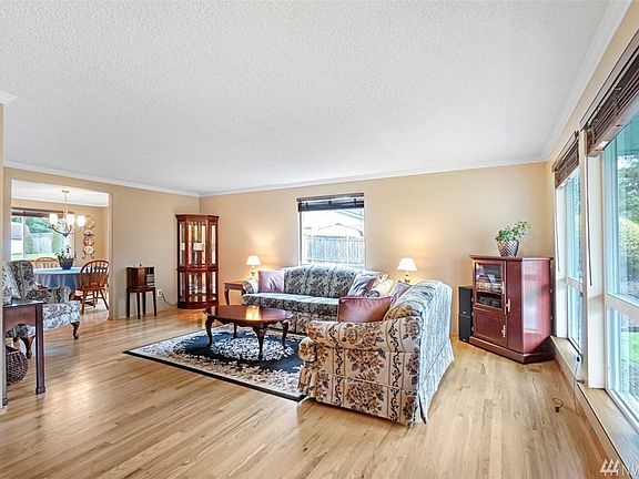 4th image of 11816 132nd Avenue Ct E