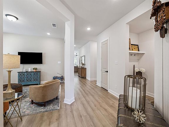 4th image of 29607 Cedar Elm Way