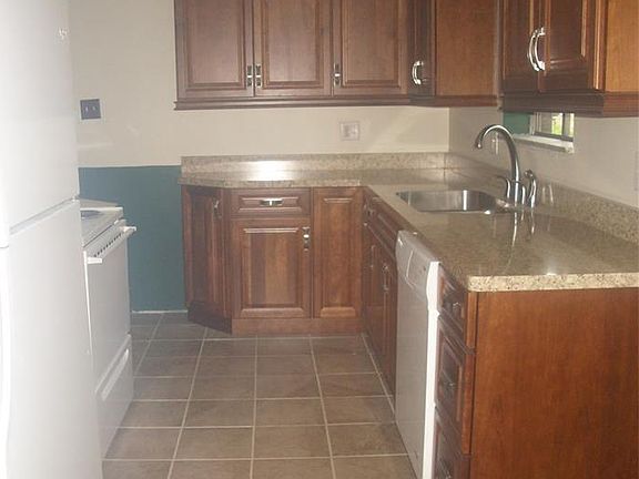 3rd image of 127 Pennsylvania Blvd