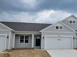 1427 N Village Cir, Kalamazoo, MI 49009