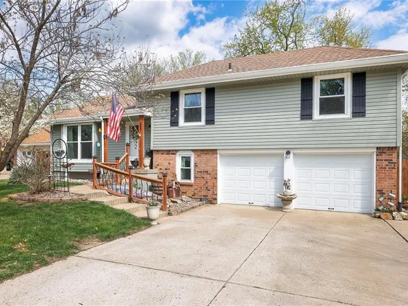 205 SW Richwood Ln, Blue Springs, MO 64014