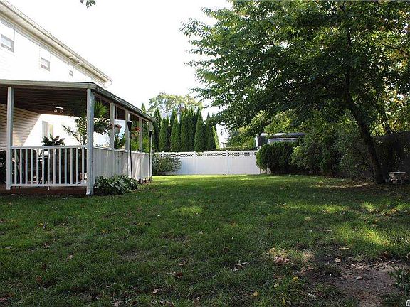 4th image of 10 Babcock Ave
