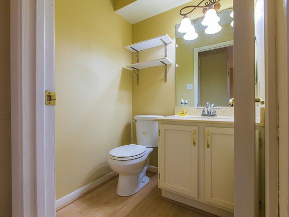 4th image of 629 Players Pl