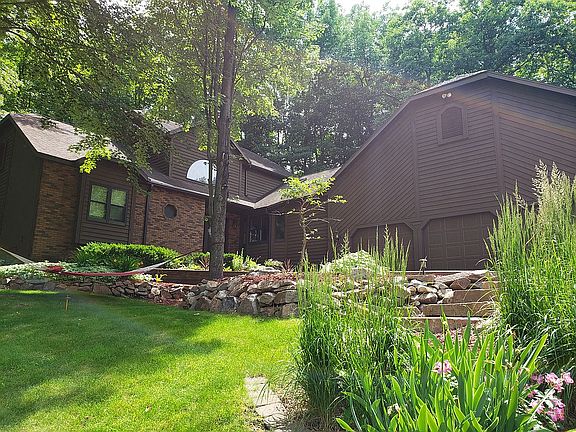 3rd image of 149551 Mountain Ln