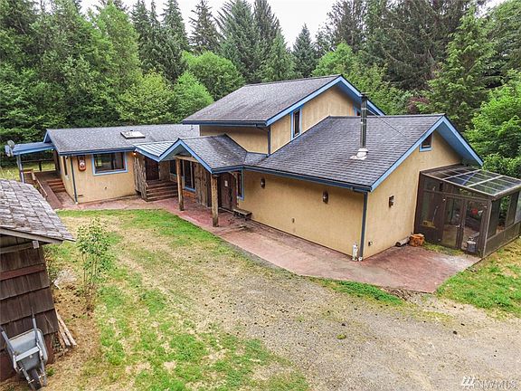 2nd image of 303 Misty Creek Ln