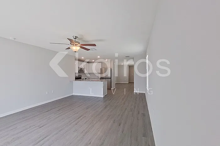 3 bed, 2.0 bath, 1453 sqft, $2,045 — Photo 3