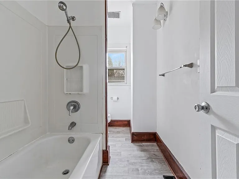 1339 Vane Ave — Photo 10