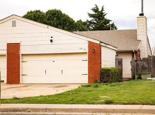 1113 Swan Lake Rd, Edmond, OK 73003