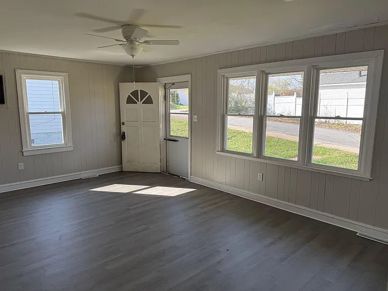 35 Circle Dr — Photo 7