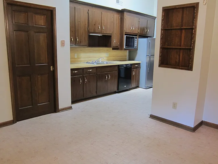 104 Gray Ln — Photo 4
