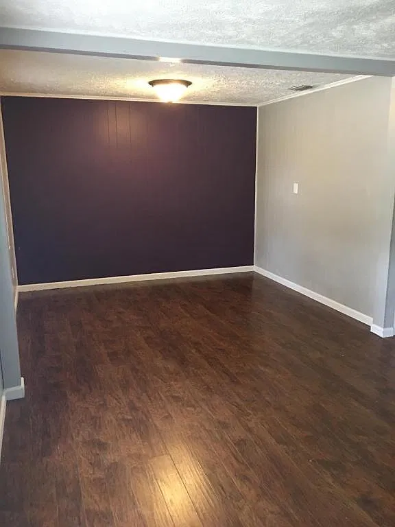 3025 Valley View — Photo 3